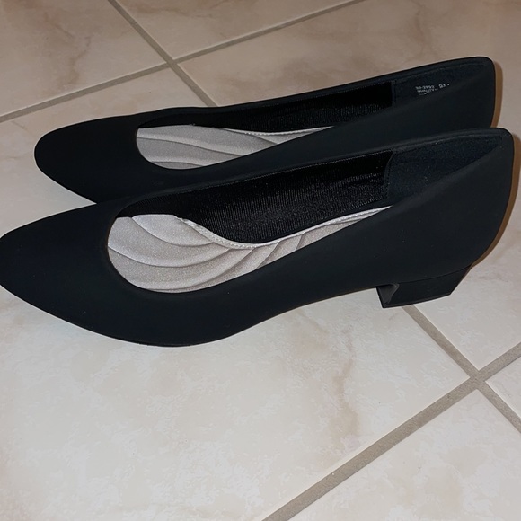 Women’s dress shoes - Picture 2 of 3